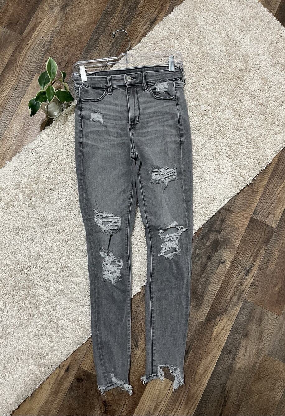 American Eagle Size 4 Gray Whiskered Distressed Super High-Rise Skinny Jeans